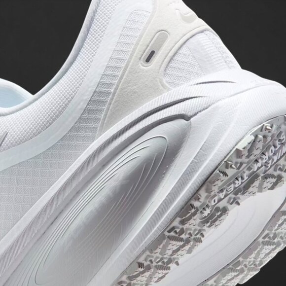 Nike Vomero 18 GORE-TEX Waterproof Mens Running Shoes Size 11 HQ7001 100 NEW